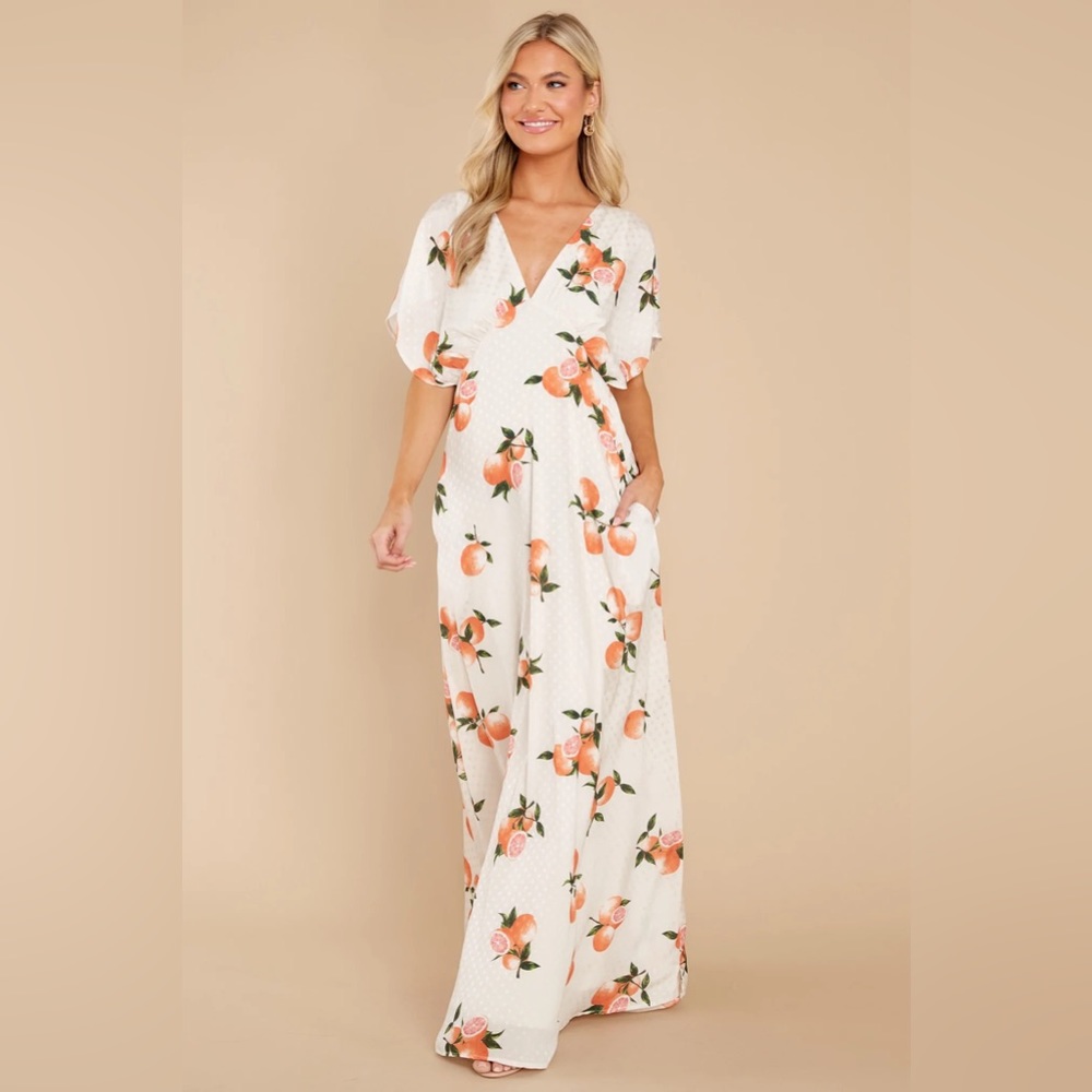 Red Dress Boutique Dianella Grapefruit Print Satin Flutter Sleeve Maxi Dress M